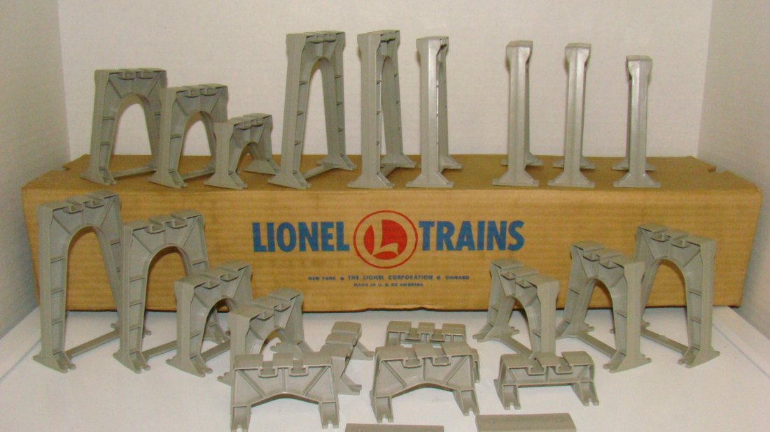 LIONEL NO. 110 TRESTLE SET-ORIGINAL BOX (1 of 4)