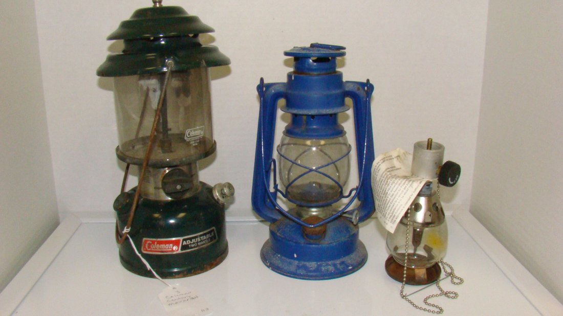 COLEMAN LANTERN & 2 OTHER LANTERNS (1 of 9)