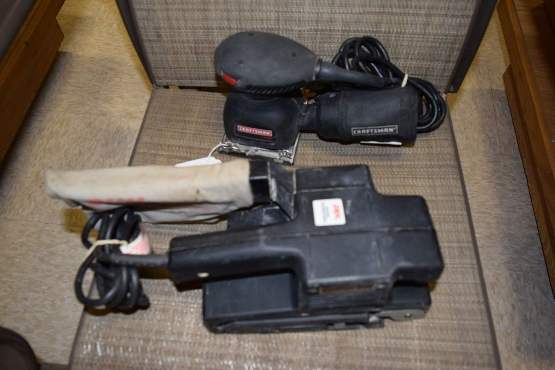 CRAFTSMAN 1/4 SHEET SANDER & A SKIL SANDER (1 of 4)