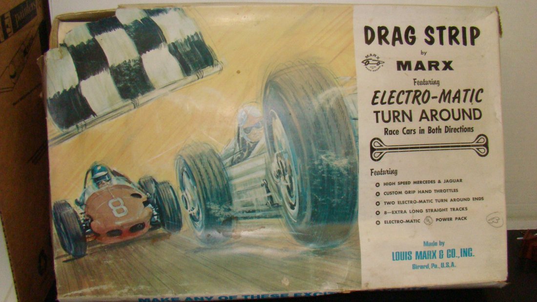 VINTAGE MARX SLOT CAR RACING SET (1 of 10)