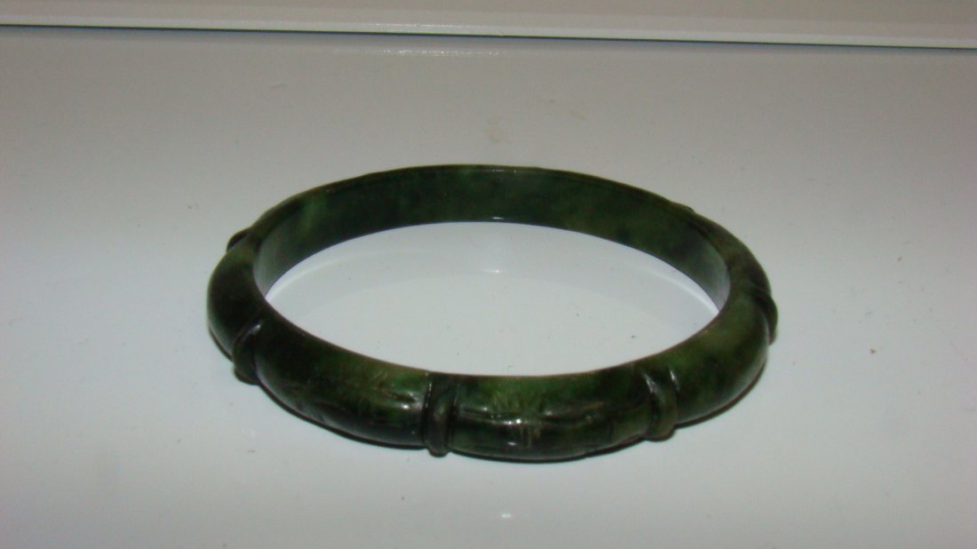 CARVED SPINACH JADE BANGLE BRACELET (1 of 5)