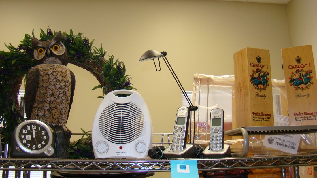 SHELF-PLASTIC OWL-HEATER-PHONES-LAMP-ETC (1 of 5)