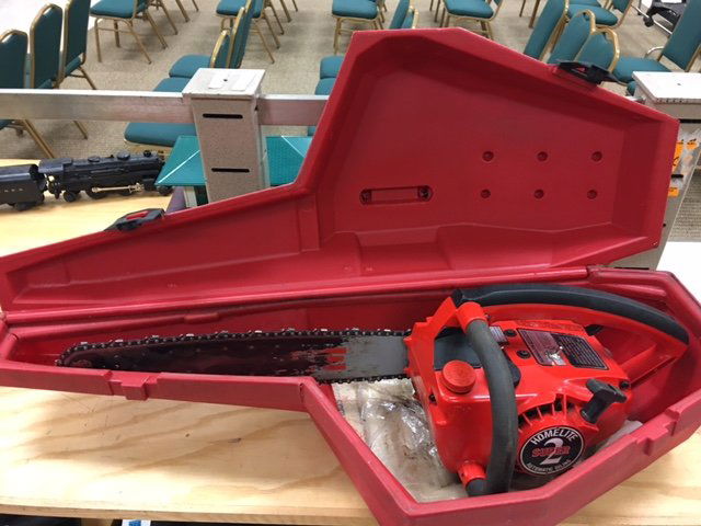 HOMELITE SUPER 2 CHAIN SAW (1 of 3)