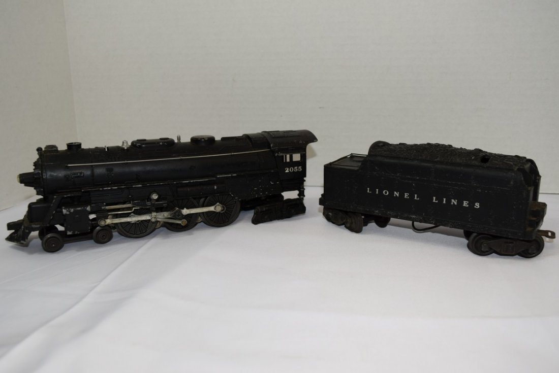 LIONEL 2055 ENGINE AND 6466 W TENDER (1 of 7)