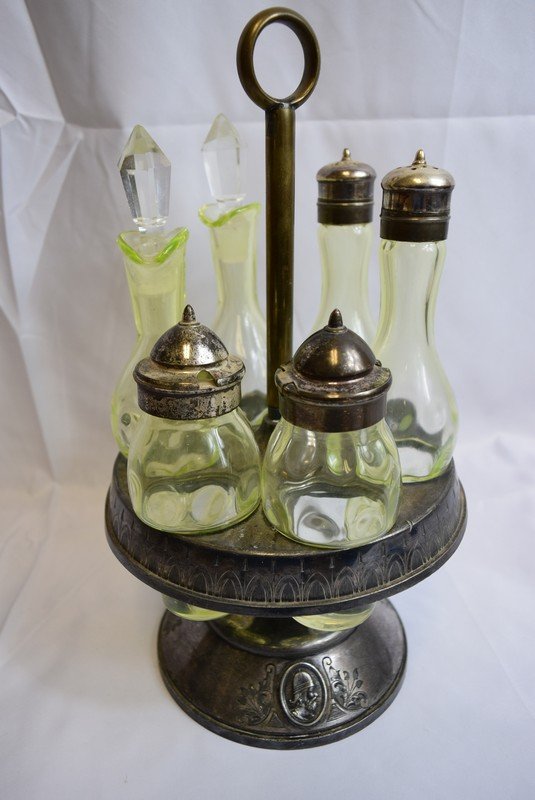 VINTAGE 6 PC PALE YELLOWISH GREEN CRUET SET IN SIL (1 of 8)