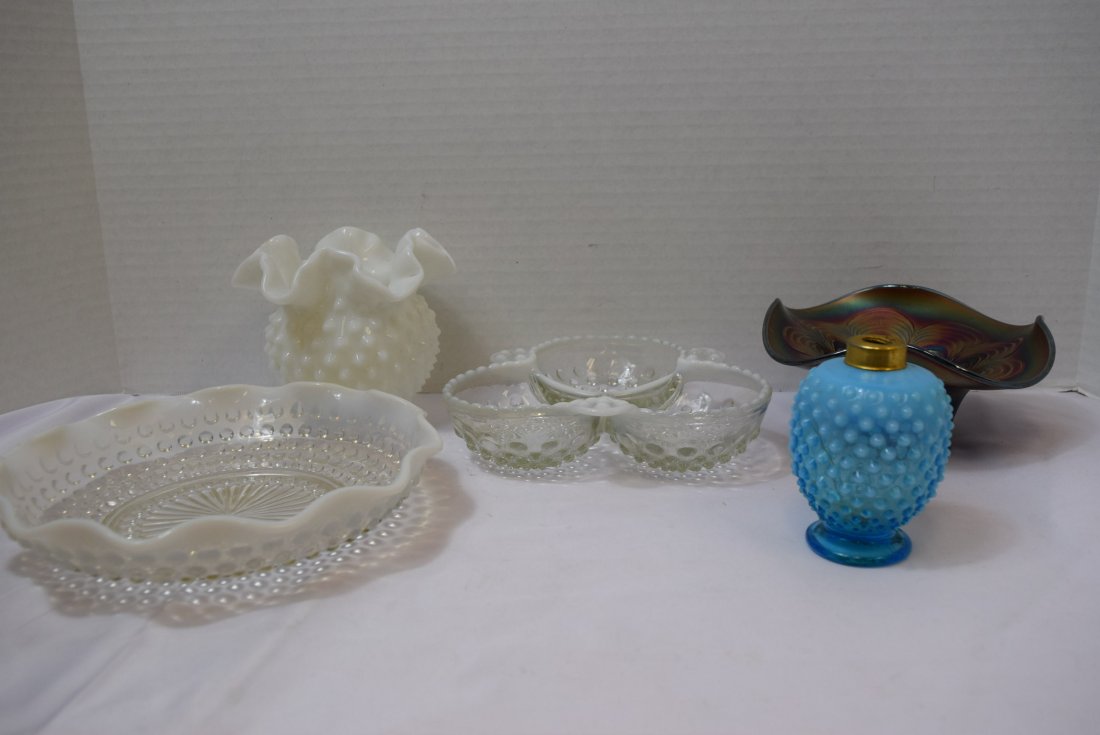 5 VARIOUS PIECES OF FENTON GLASSWARE (1 of 6)