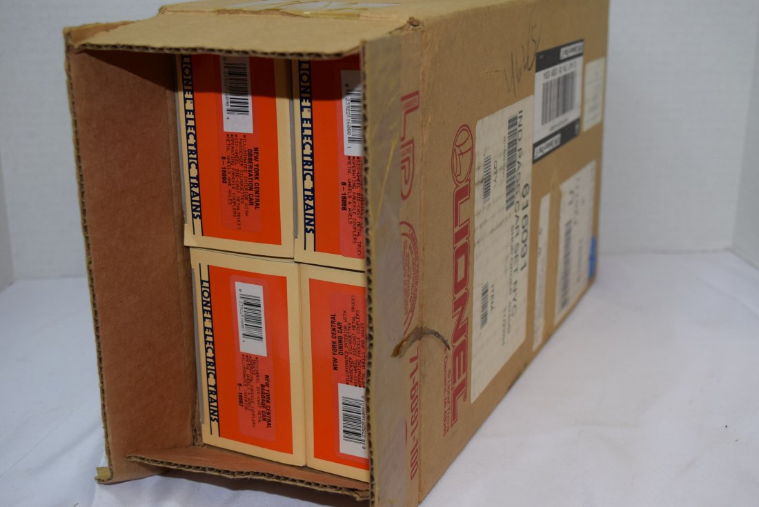 LIONEL 4 PC NEW YORK CENTRAL PASSENGER CAR SET  NE (1 of 4)