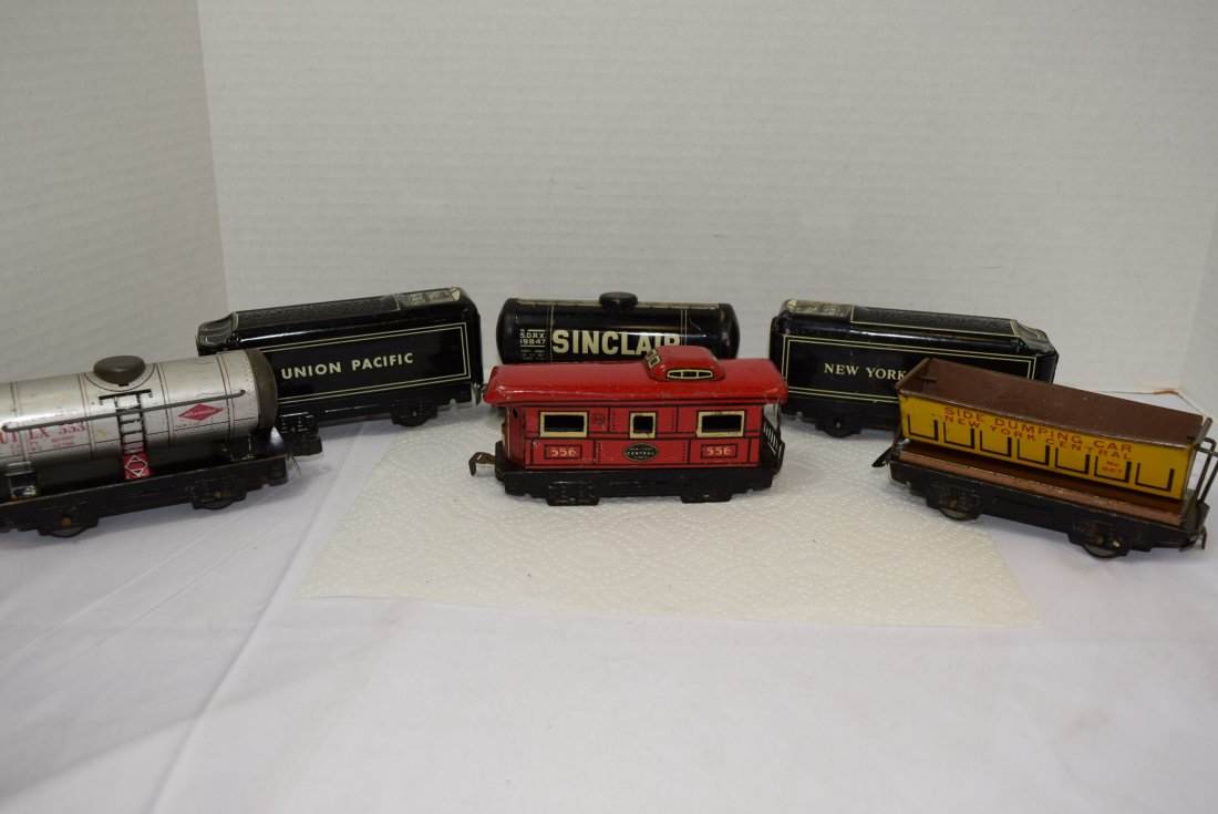 6 MARX TIN LITHO ROLLING TRAIN CARS (1 of 5)