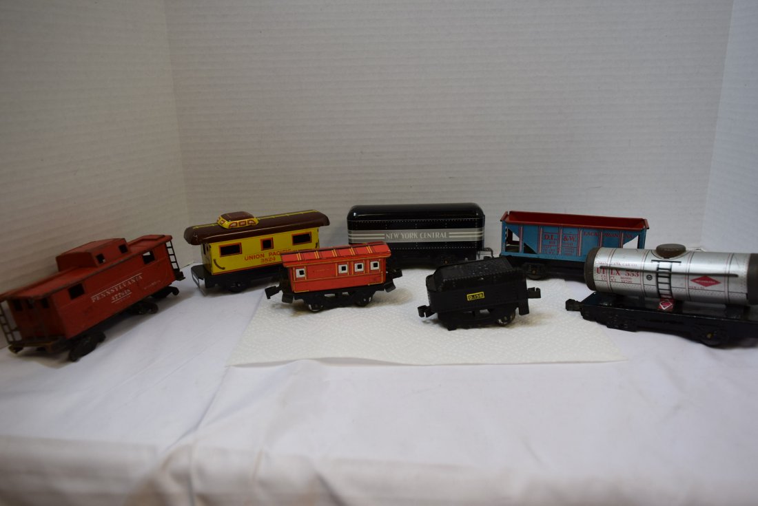 7 MARX TIN LITHO TRAIN CARS (1 of 5)