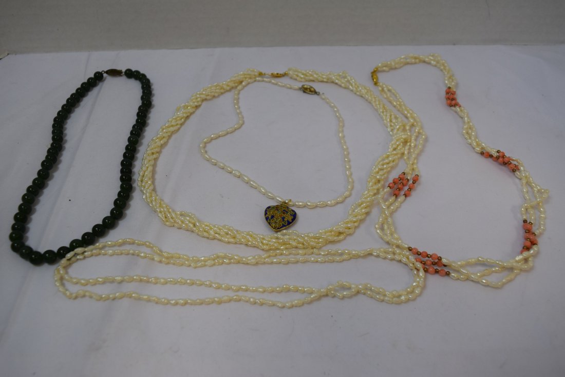 VARIOUS PEARL LIKE NECKLACES AND ONE JADE LIKE NEC (1 of 4)