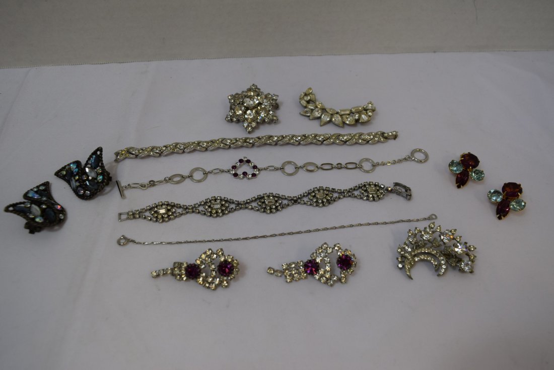 VARIOUS LOT OF JEWERLY (1 of 5)