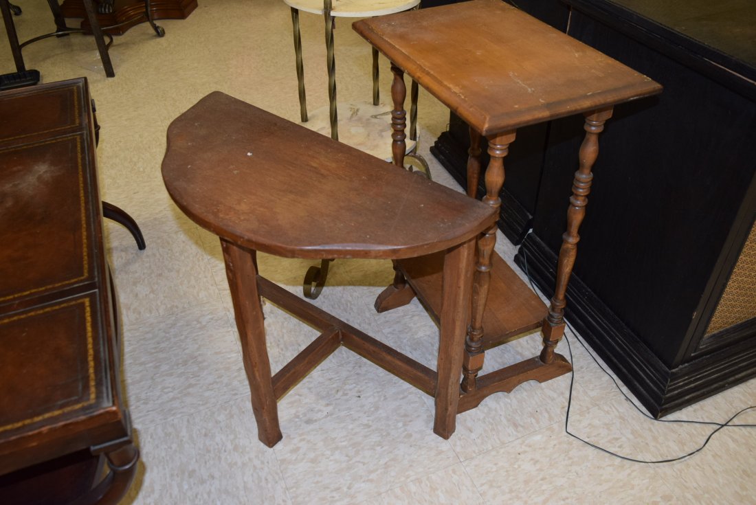 2 SMALL VINTAGE OCCASIONAL TABLES (1 of 3)