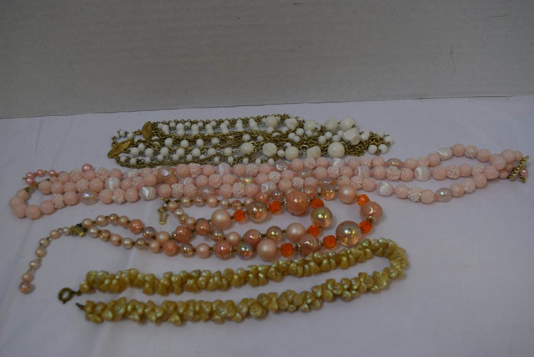 LOT OF 4 CHOKER NECKLACES (1 of 4)