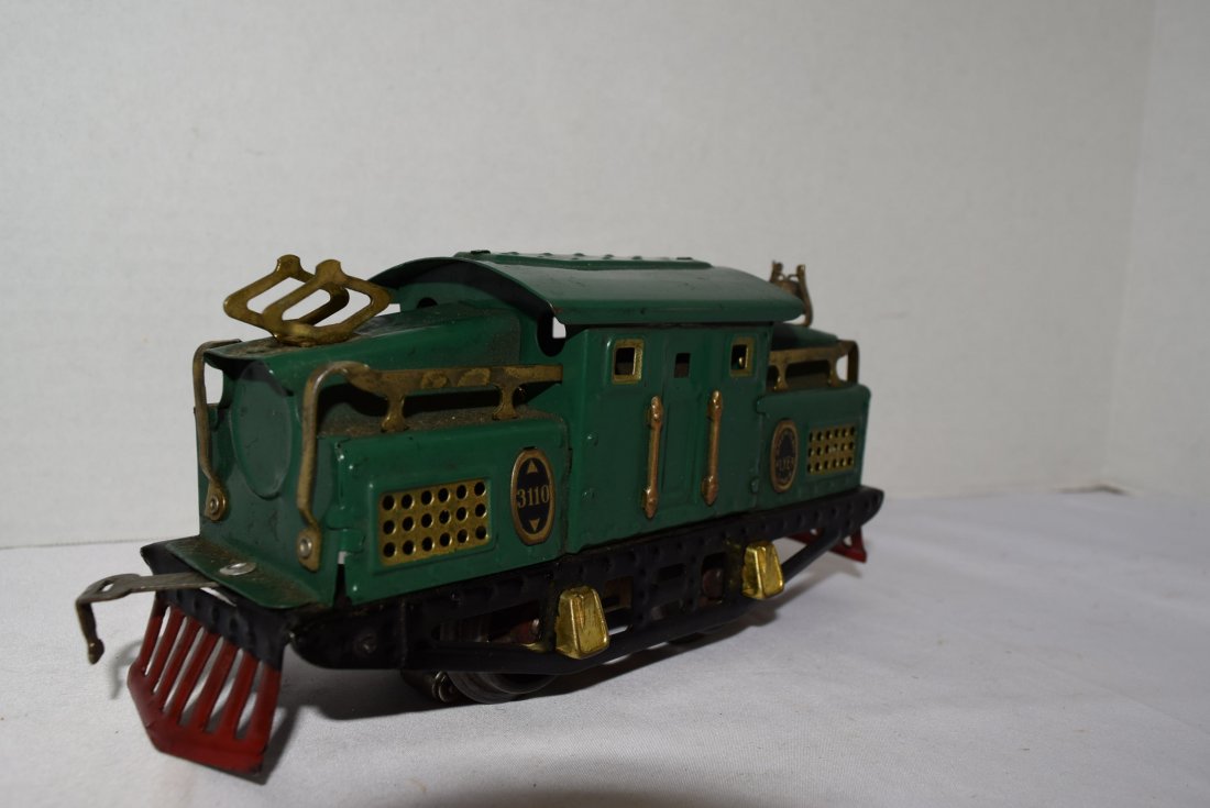 PREWAR AMERICAN FLYER LINES LOCOMOTIVE TRAIN (1 of 5)