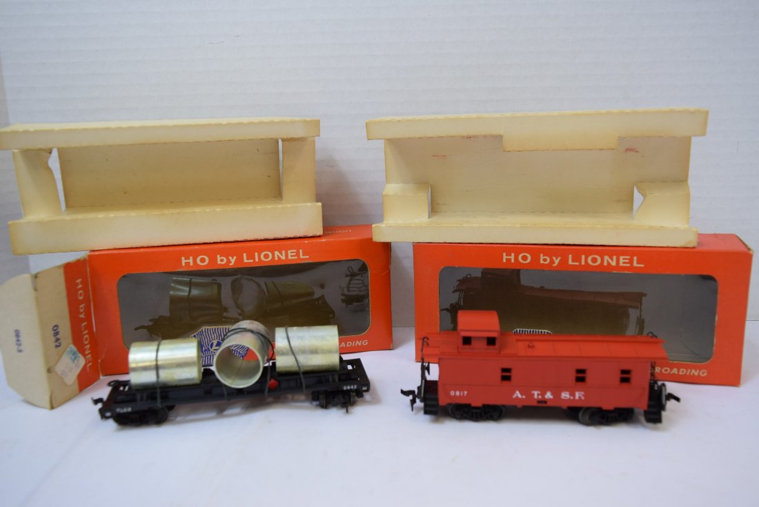 2 LIONEL HO SCALE TRAIN CAR & CABOOSE (1 of 6)