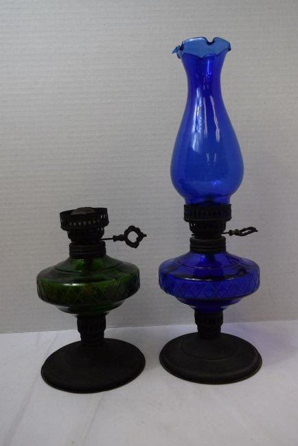 2 COLORED GLASS OIL LAMPS (1 of 7)