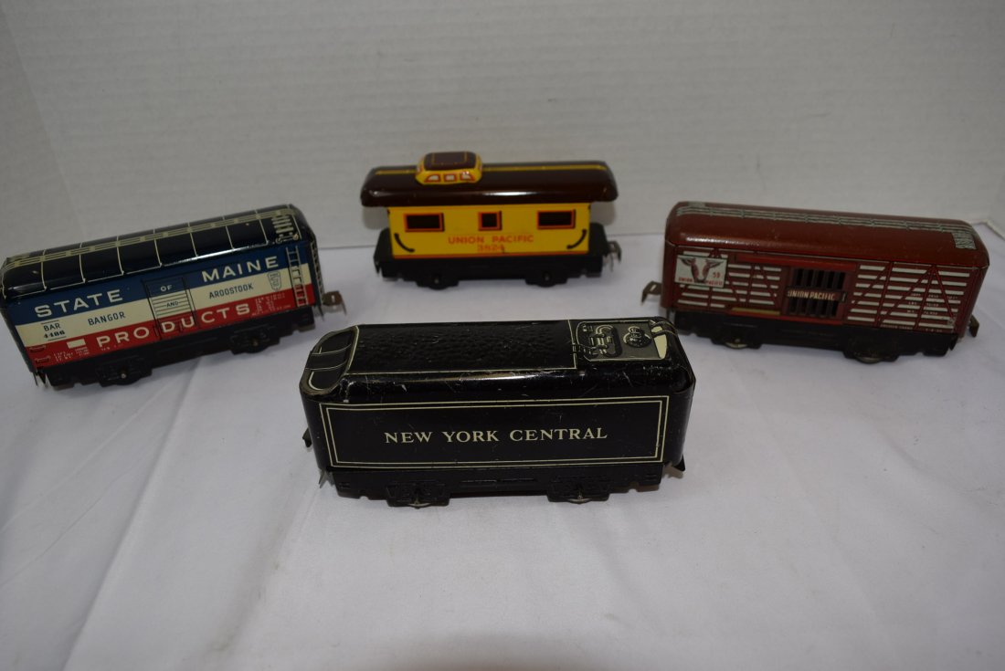 4 MARX TIN LITHO ROLLING TRAIN CARS (1 of 8)