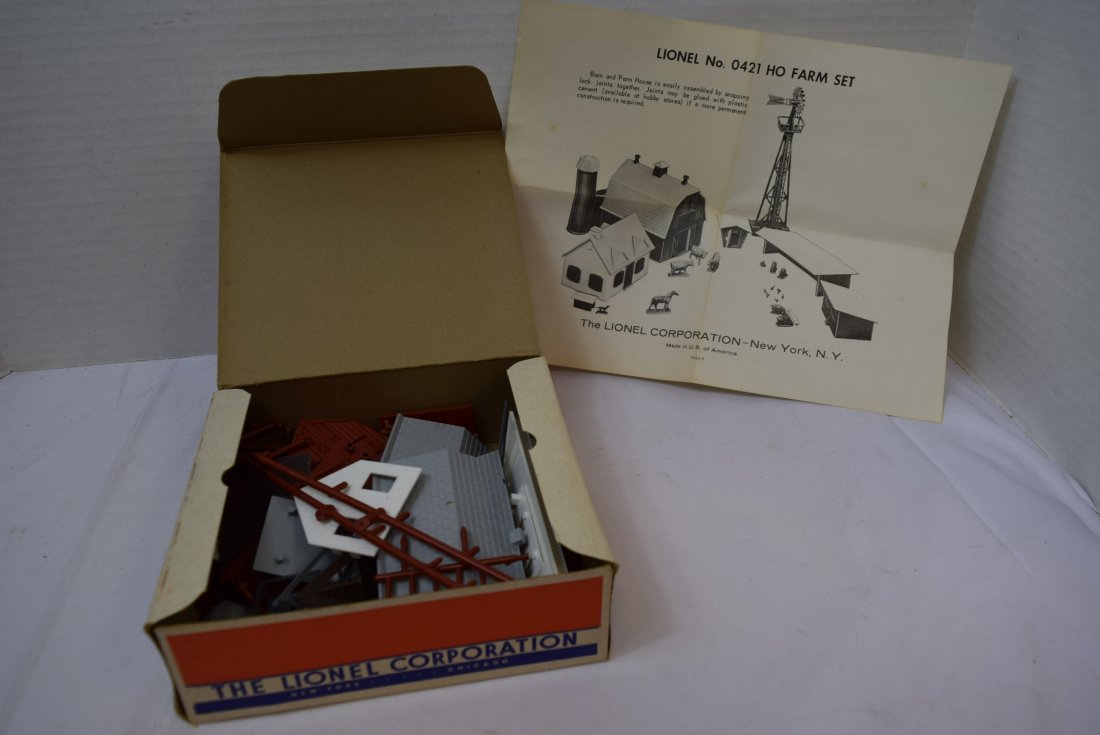 LIONEL HO SCALE FARM SET 0421 (1 of 6)