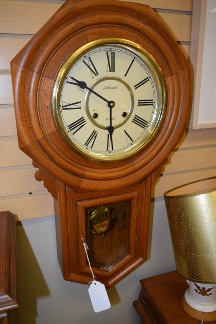 SUNBEAM REGULATOR 31 DAY CLOCK.: SUNBEAM REGULATOR 31 DAY CLOCK GREAT WORKING CONDITION- COMES WITH PENDULUM AND KEY