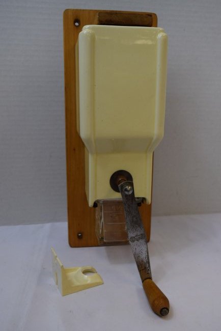 VINTAGE WALL MOUNT PORCELAIN COFFEE GRINDER/MILL (1 of 6)