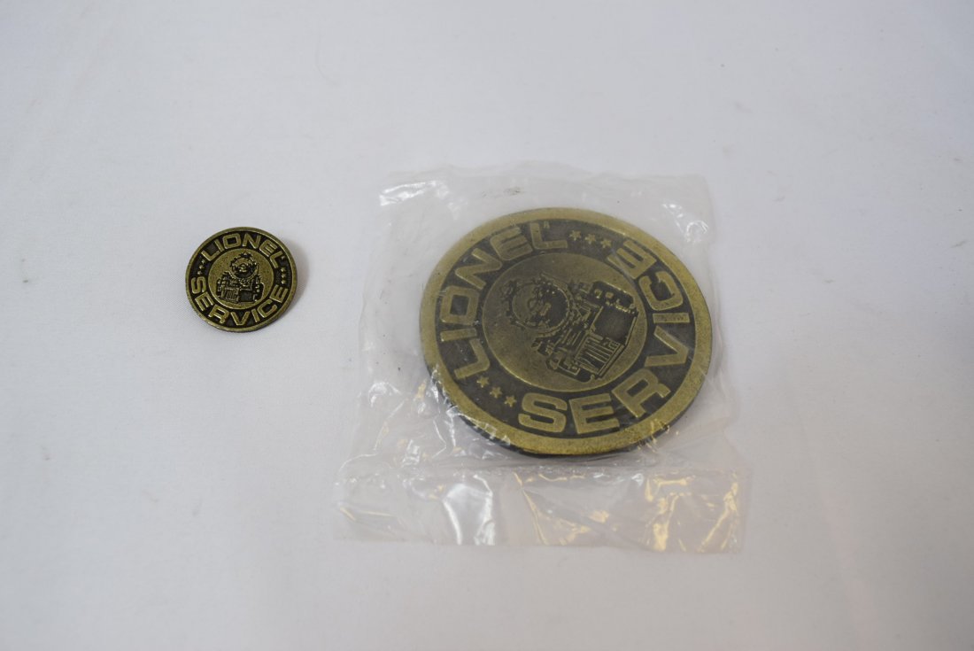 LIONEL SERVICE BELT BUCKLE AND PIN+E26E4E2:E2E2:E2 (1 of 4)
