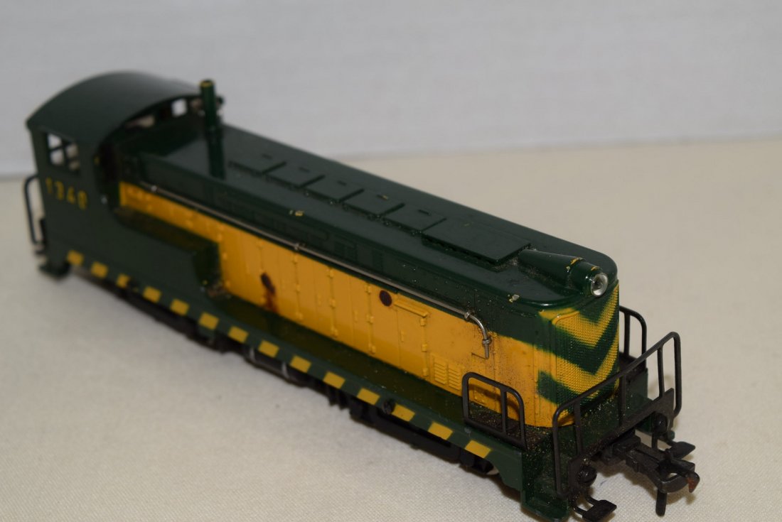 FLEISCHMANN HO SCALE LOCOMOTIVE (1 of 6)