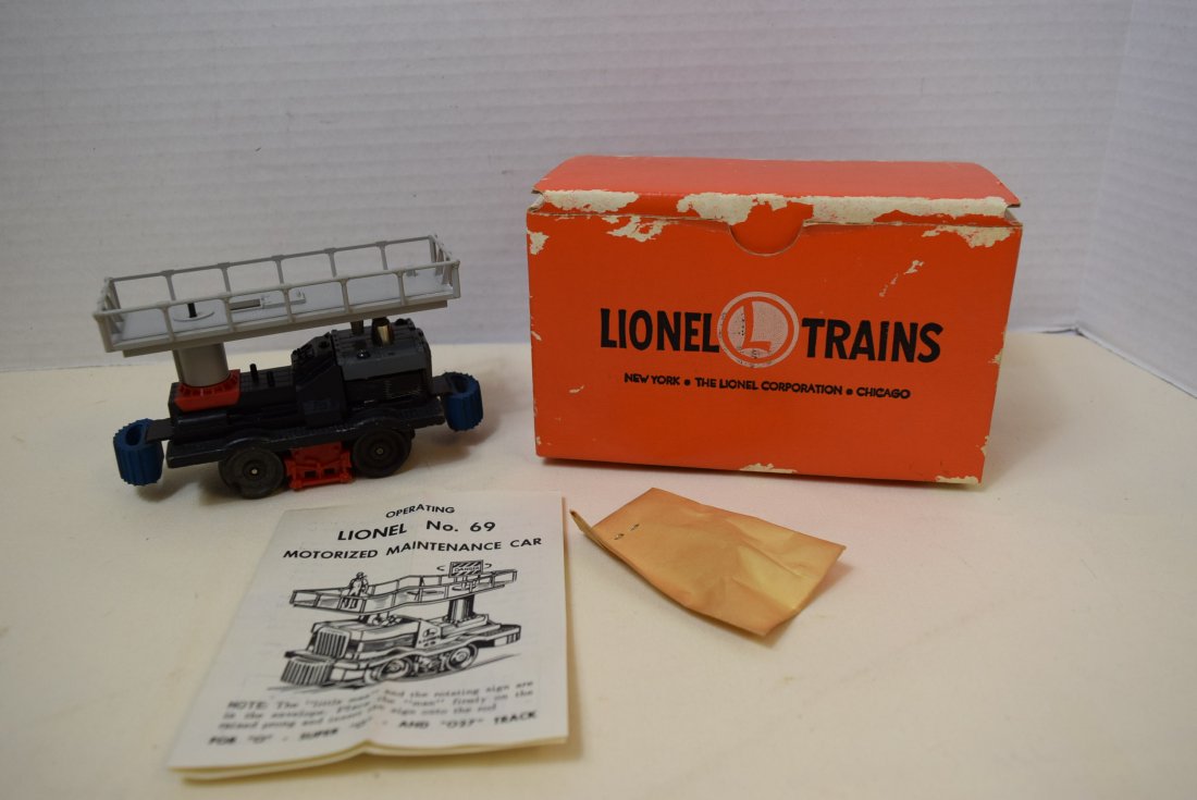 LIONEL MOTORIZED MAINTENANCE CAR (1 of 6)