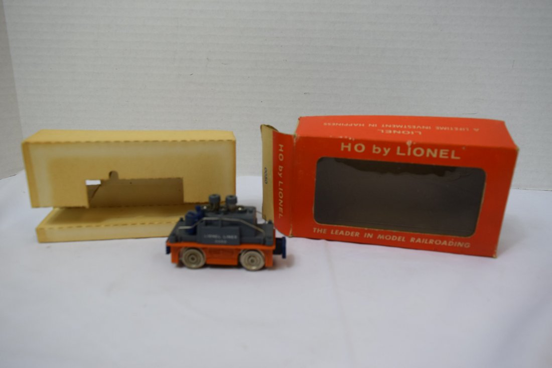 VINTAGE LIONEL HO SCALE GANG CAR (1 of 6)