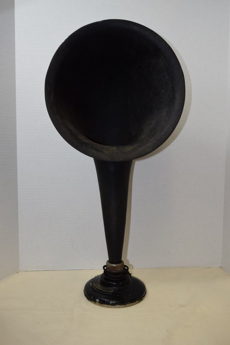 RADIOLA LOUD HORN SPEAKER BY RCA UZ-1325 (1 of 8)