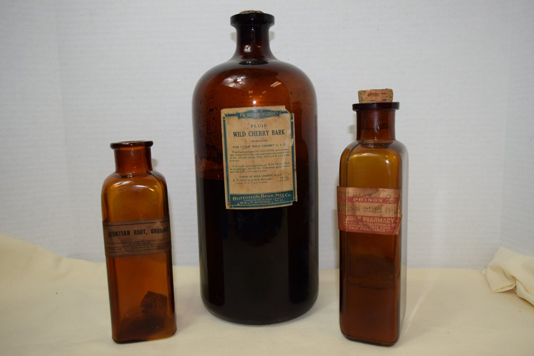 3 ANTIQUE AMBER APOTHECARY BOTTLES (1 of 4)