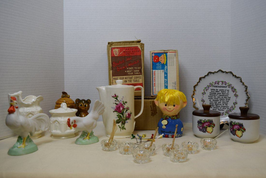 VINTAGE CERAMIC AND GLASS PIECES (1 of 10)