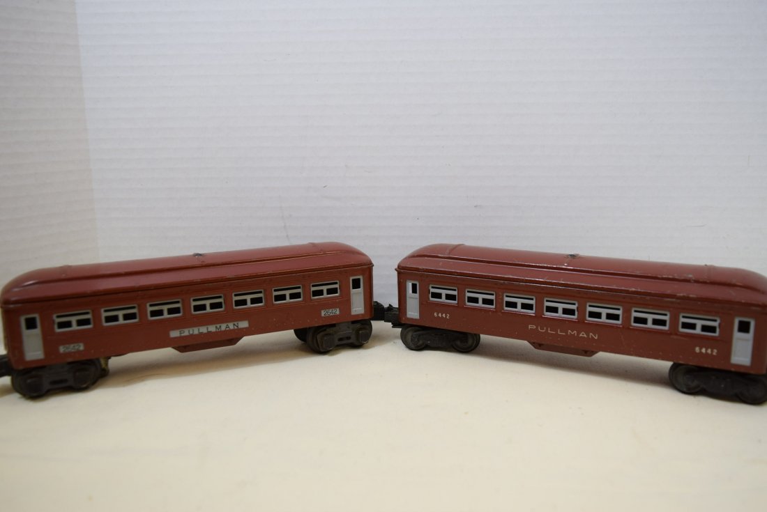 2 PREWAR LIONEL PULLMAN CARS (1 of 7)