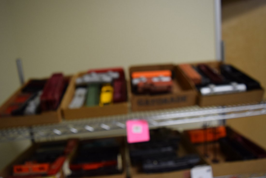 LIONEL CARS - VARIOUS MODELS: LIONEL TRAINS - MIXED CARS - MULTIPLE CABOOSES, HOPPER CARS