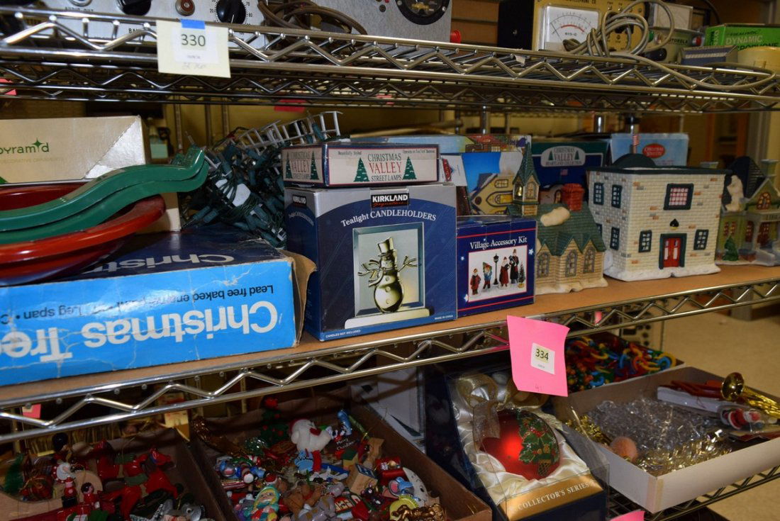 CHRISTMAS HOUSES  & XMAS TREE STANDS (1 of 3)