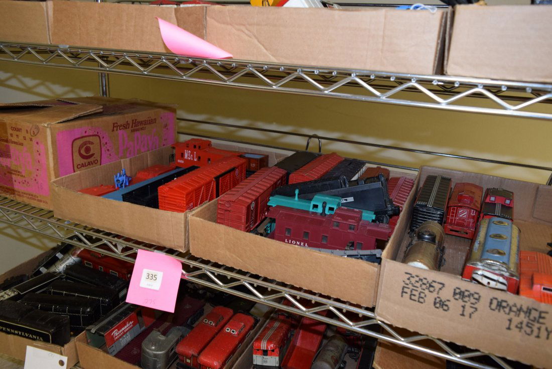 MIXED TRAIN LOT - CATALOGS AND TRAINS (1 of 5)