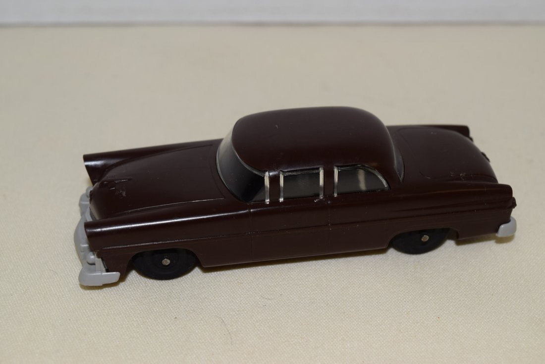 VINTAGE LIONEL BROWN FORD SEDAN - RARE (1 of 4)