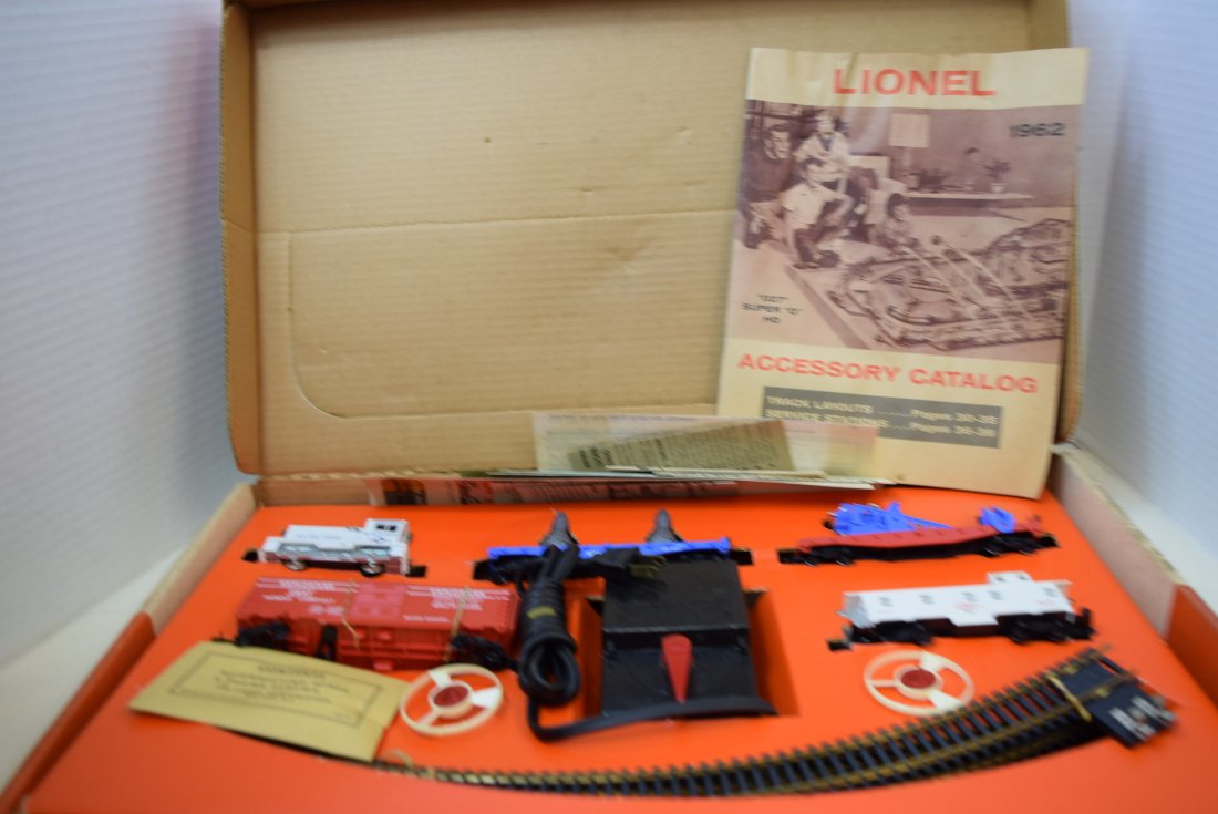 LIONEL TRAIN SET 15503 IN ORIGINAL BOX -USAF (1 of 7)