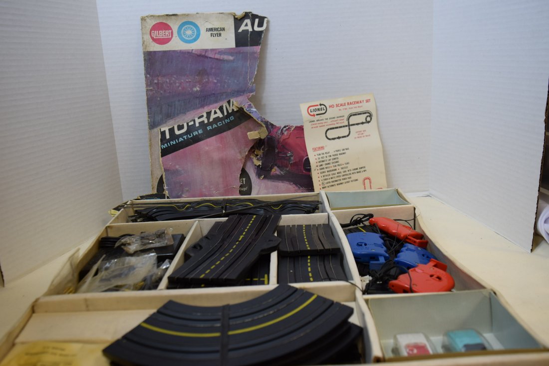 AMERICAN FLYER AUTO-RAMA OVER-N-UNDER EIGHT RACING (1 of 7)