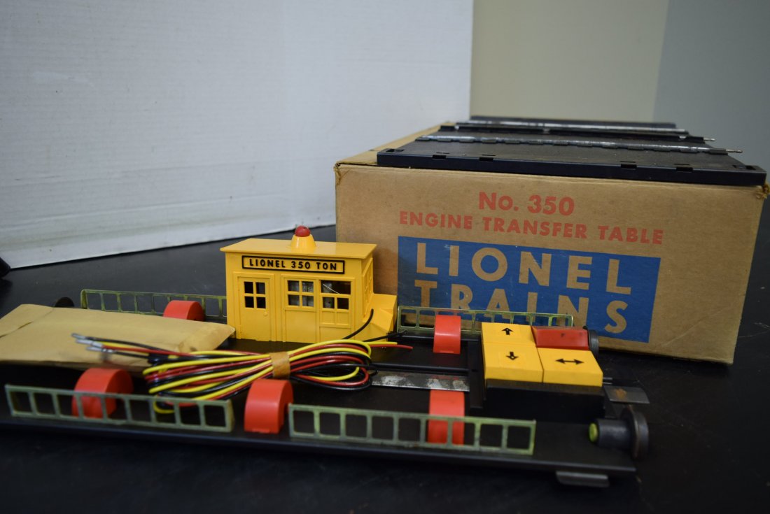 LIONEL ENGINE TRANSFER TABLE 350 NIB (1 of 4)