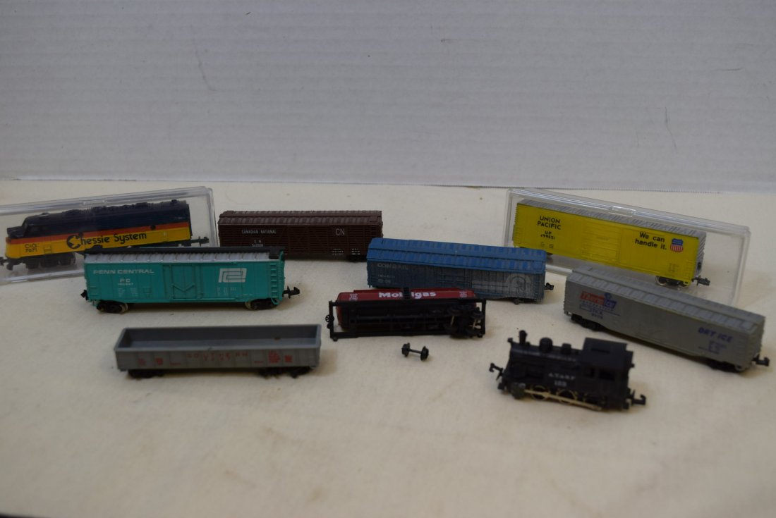 LOCOMOTIVE AND TRAINS N SCALE (1 of 6)
