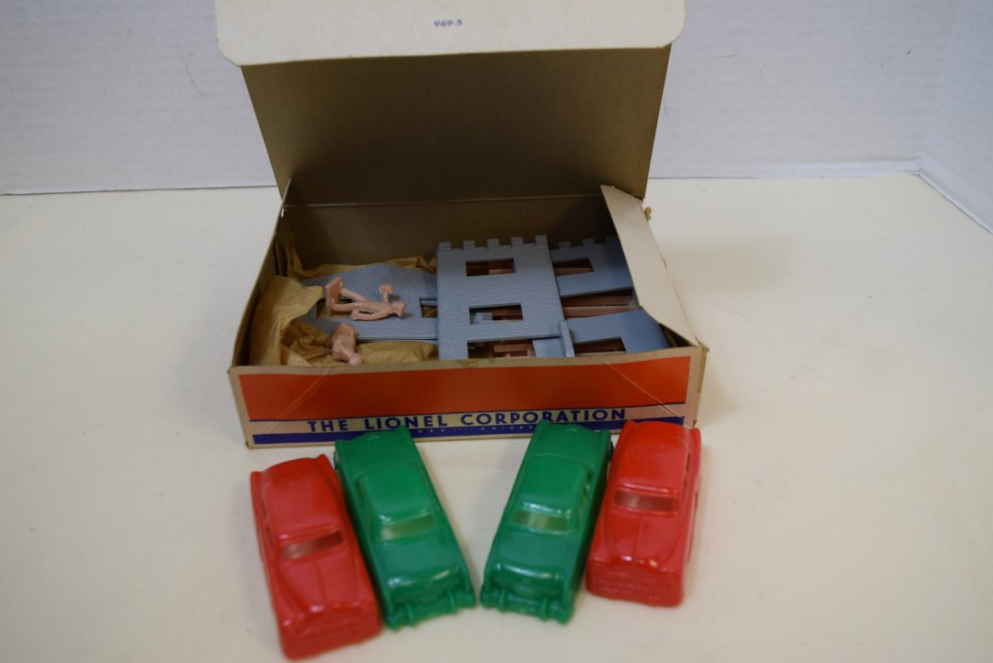 LIONEL CONTRUCTION SET 969 WITH FOUR CARS (1 of 5)