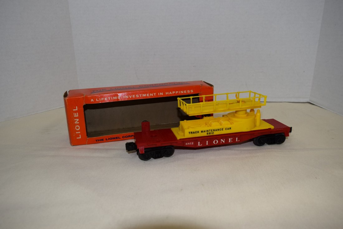 LIONEL 6812 TRACK MAINTENANCE CAR (1 of 7)