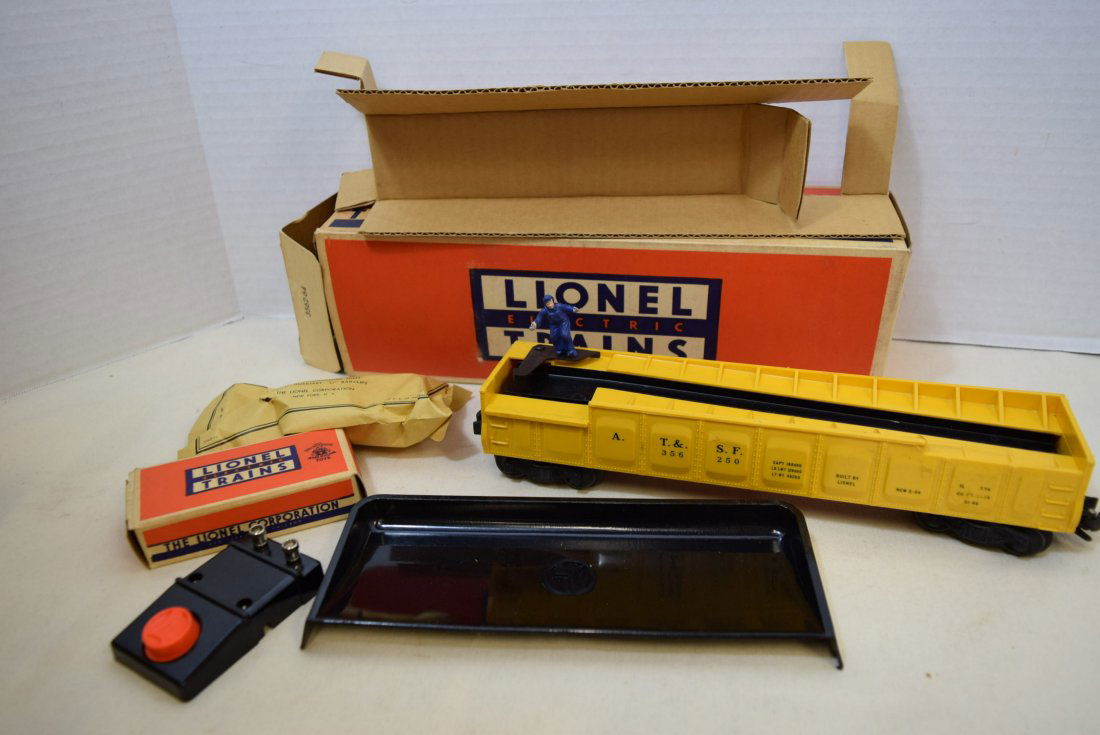 LIONEL OPERATING BARRELL CAR-IN BOX (1 of 10)