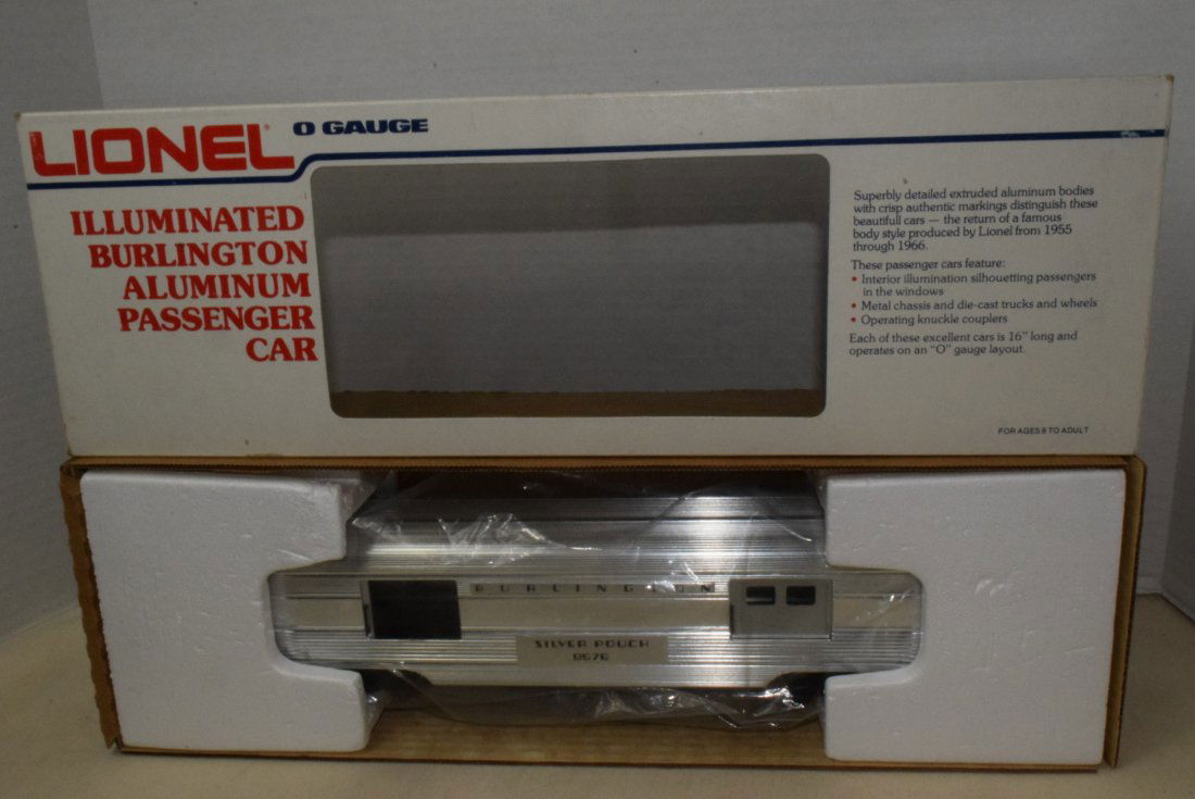 LIONEL O-GAUGE ILLUMINATED BURLINGTON ALUMINUM PAS (1 of 3)
