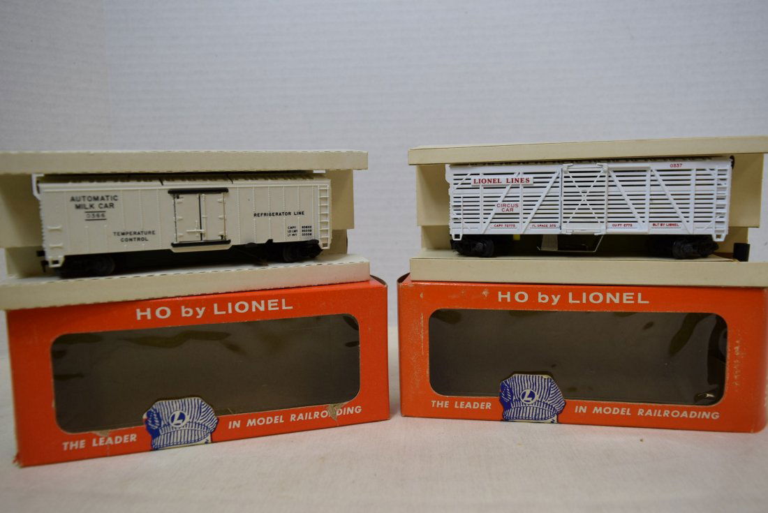 2 LIONEL H0 SCALE TRAIN CARS- GIRAFFE CAR 0337-MIL (1 of 9)