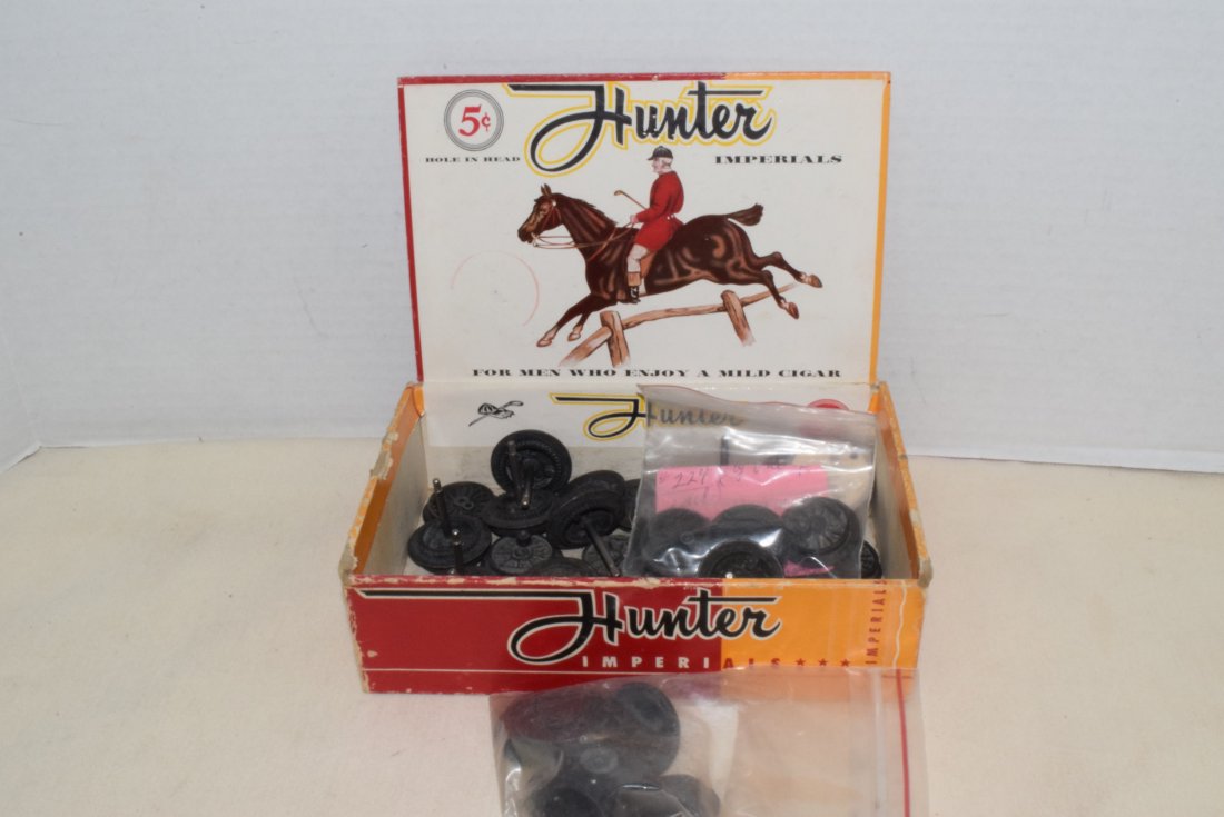 LIONEL OLDER & PREWAR DRIVE WHEELS IN CIGAR BOX: LIONEL OLDER & PREWAR DRIVE WHEELS IN CIGAR BOX. APPROXIMATELY 40.