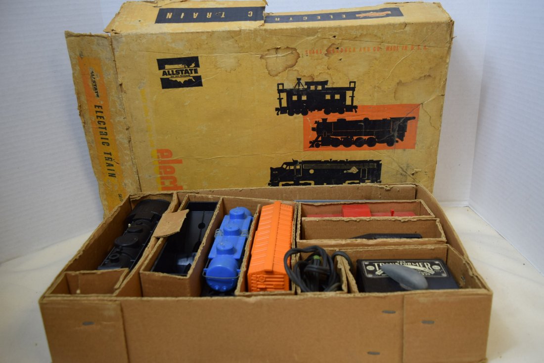 SEARS-ROEBUCK TRAIN SET WITH MARX LOCOMOTIVE 666 (1 of 8)