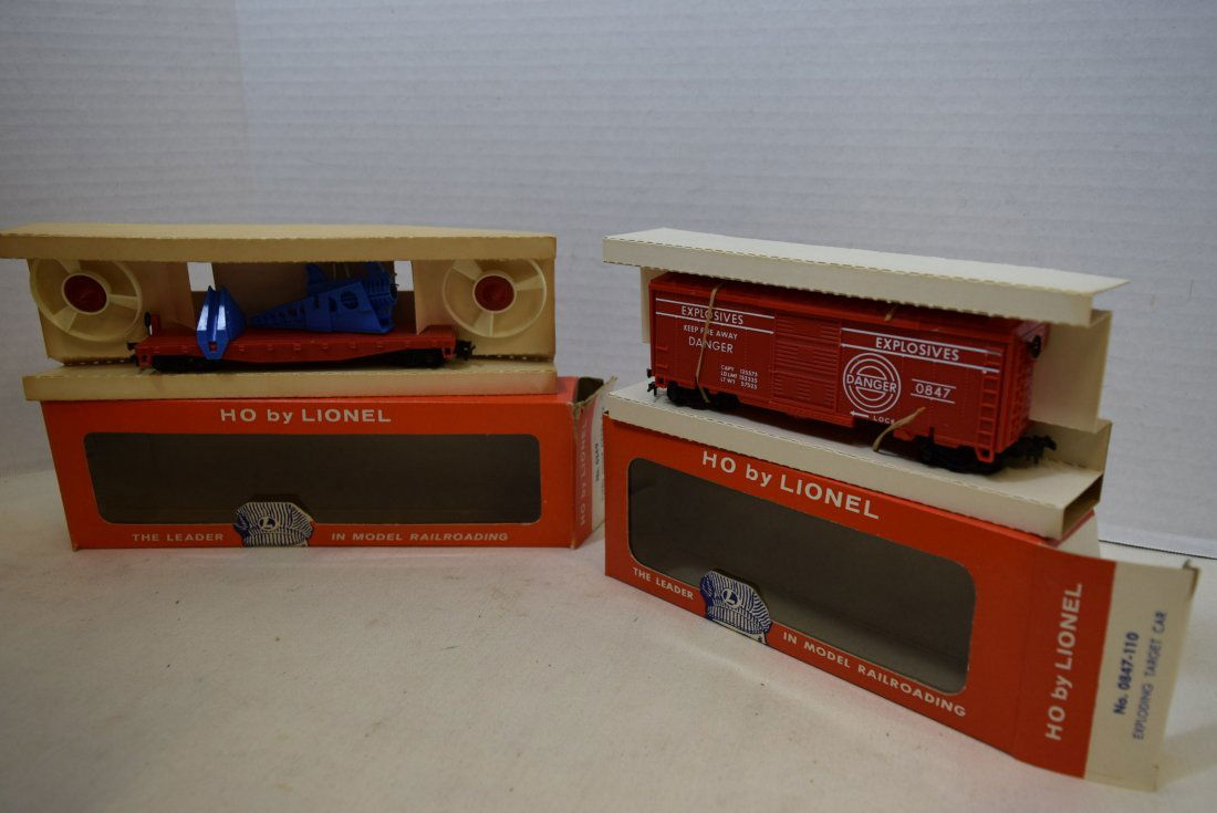 2 LIONEL HO SCALE TRAIN CARS- TURBO MISSILE FIRING (1 of 3)