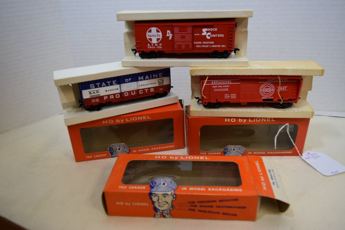3 LIONEL HO SCALE TRAIN CARS-STATE OF MAINE BOXCAR (1 of 3)