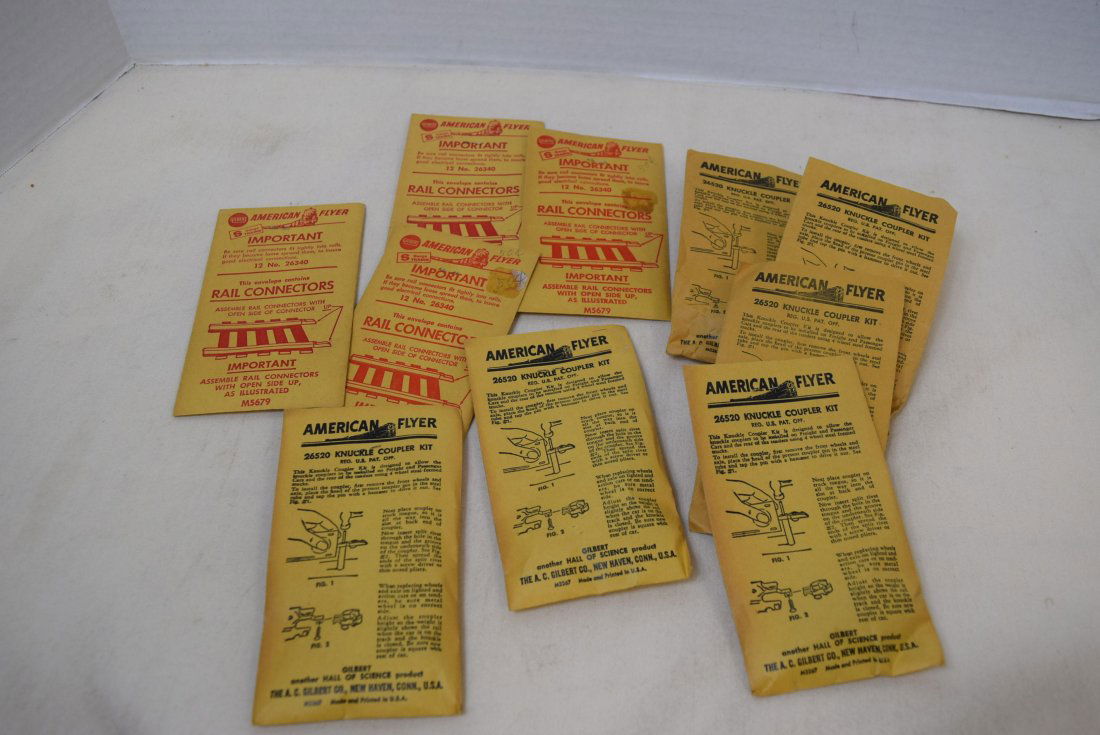 AMERICAN FLYER KNUCKLE COUPLERS & RAIL CONNECTORS (1 of 3)